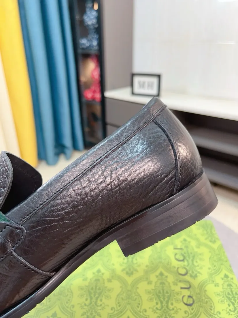 Men's shoes 💰500🌹🌹Niuli [GUCCI Gucci] A new style of formal men's leather shoes is coming~ The original quality upper is made of patent leather imported from Italy, the leather is soft and delicate, comfortable and soft first-layer cowhide lining, rubber wear-resistant outsole, the shoe shape is dignified and domineering, and the luxury charm cannot be concealed! The natural and free nouveau riche leads the trend. Code number: 38-44